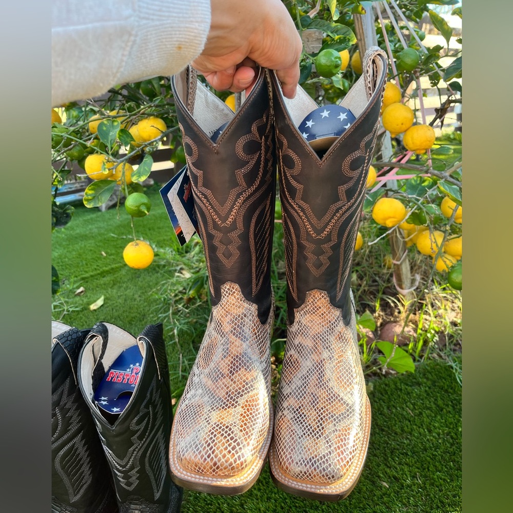Authentic leather boot - Picture 4 of 4